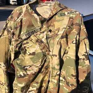 Digital camo top size medium